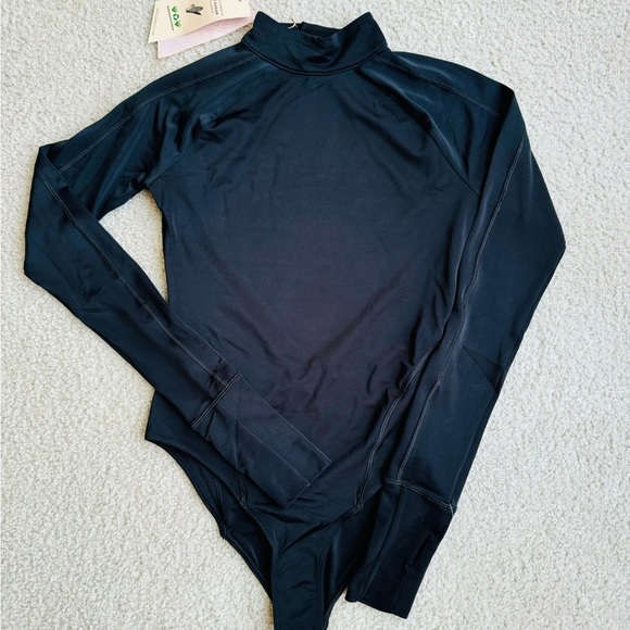 We are "HOT AS HELL" (HAH) by Free People Gloves off Rashguard - Picture 7 of 12